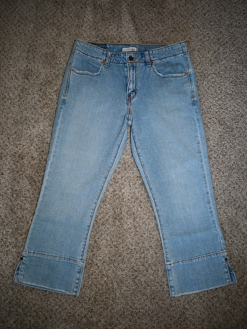 Vintage Levi's 515 Capri Jeans Light Wash Size 8 Slit Cuffs